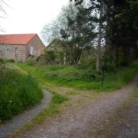 Le Chevalier Des Marettes Bed and Breakfast Airel